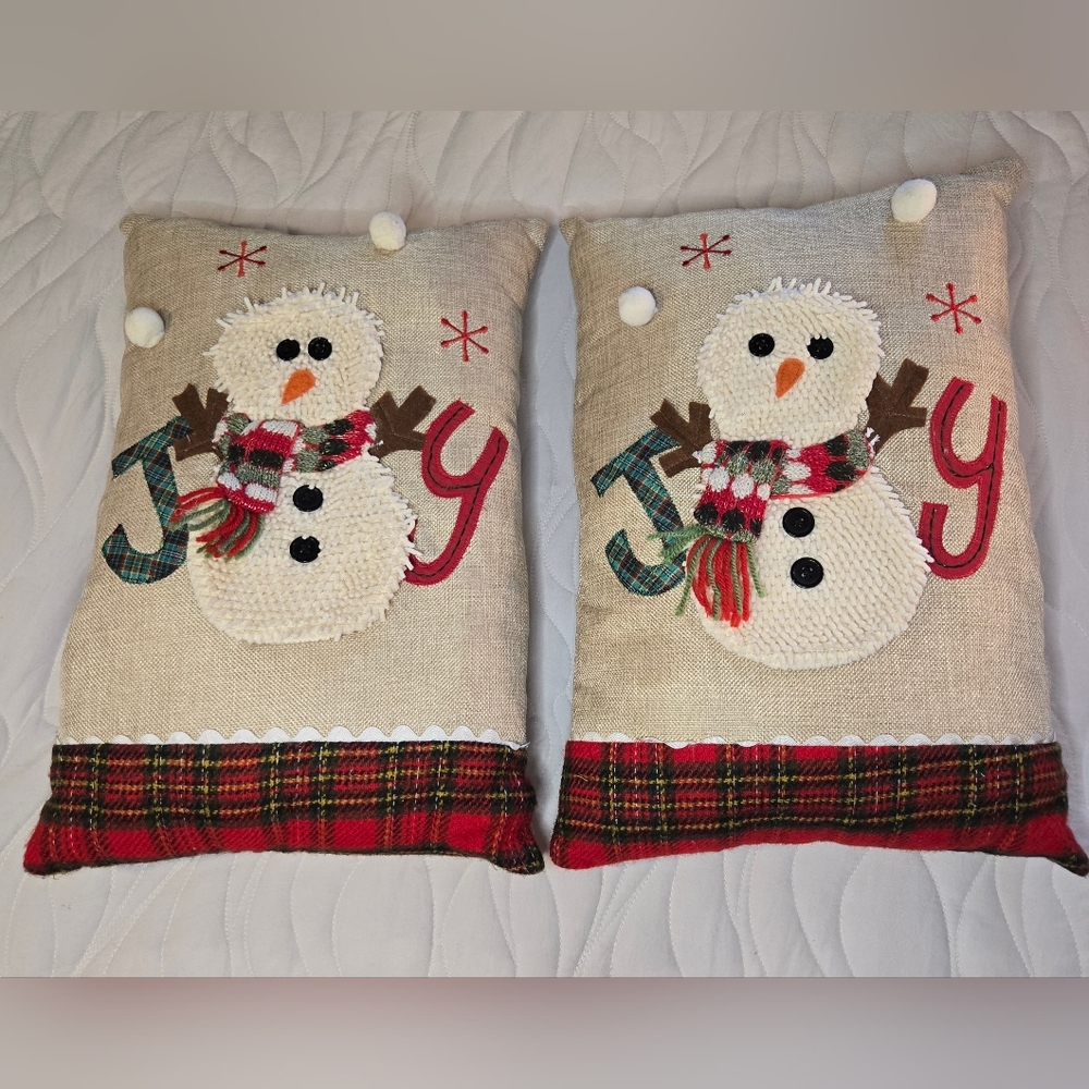 Set Of 2‎ Holiday Throw Pillows With Snowmen Joy, 17×12" Each, EUC, Tags Removed